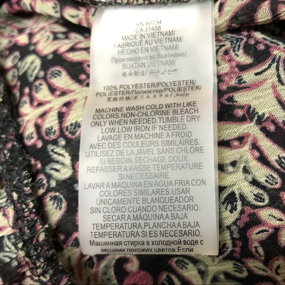 BCBGeneration 🌸Ruffle Top (r22) - Picture 6 of 6